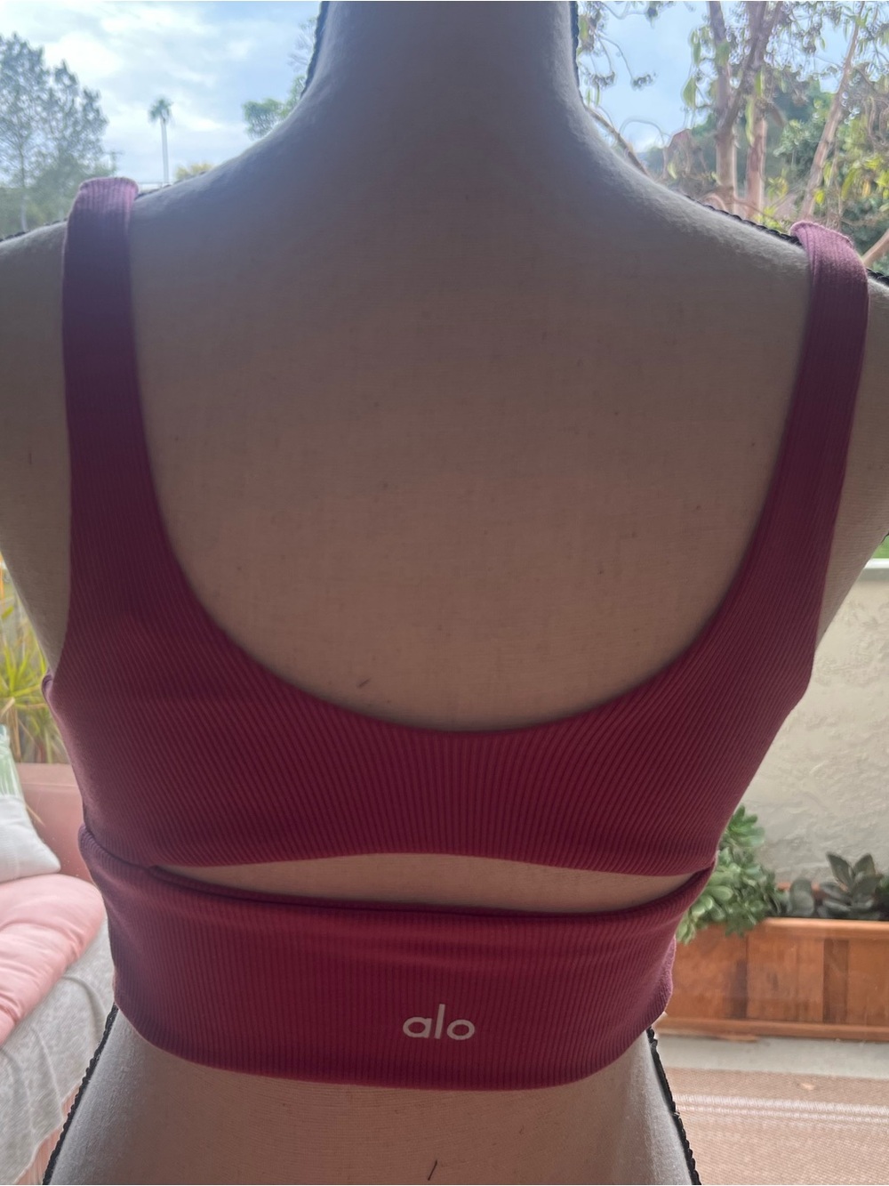ALO Yoga Ribbed Slit Bra